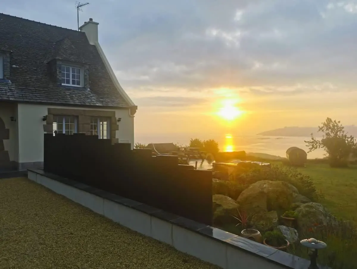 Holiday home Rhun Izella - Maison Avec Vue Exceptionnelle - Jacuzzi Et Sauna Face A La Mer Plougasnou